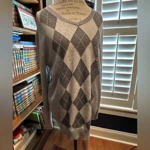 Claiborne V-Neck Sweater in Charcoal and Light Gray Argyle